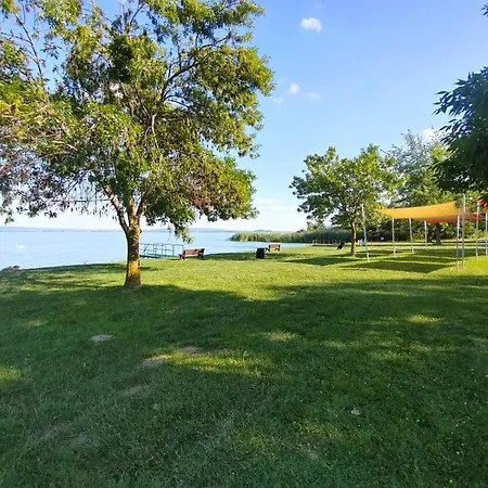 Sir David Balaton Castle Σαλέ *