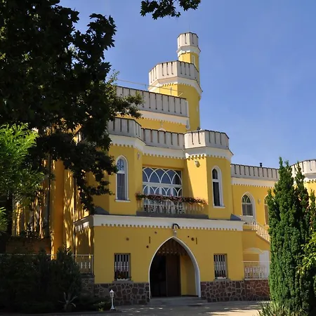 Sir David Balaton Castle Balatonszepezd