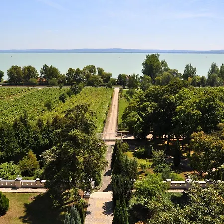 Sir David Balaton Castle * Balatonszepezd