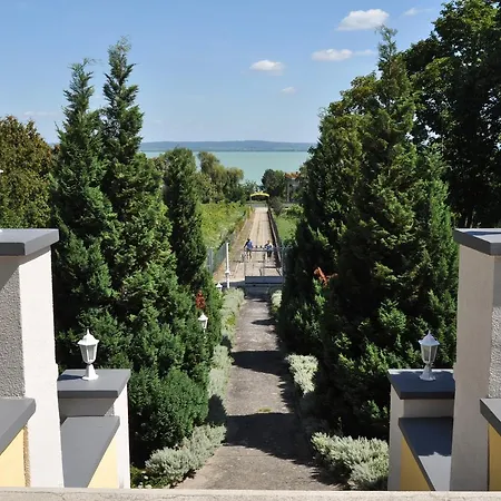 Sir David Balaton Castle Balatonszepezd