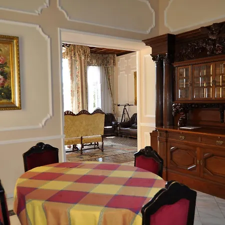 Sir David Balaton Castle 木屋 *