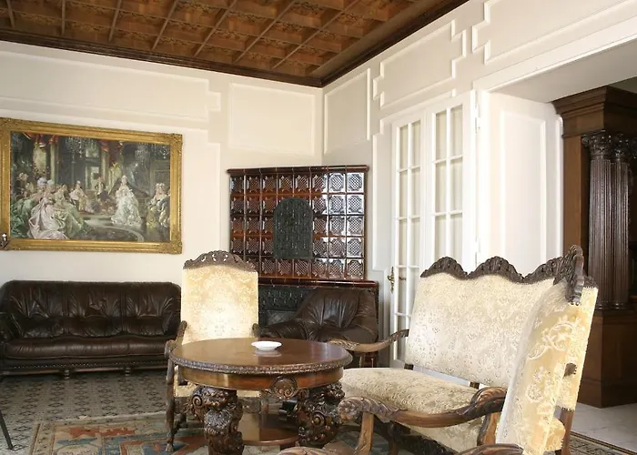 Sir David Balaton Castle Alpehytte