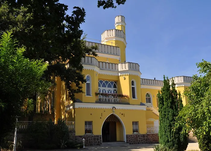 Sir David Balaton Castle Balatonszepezd